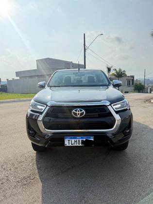 TOYOTA HILUX 2.8 D-4D TURBO DIESEL CD SRX 4X4 AUTOMÁTICO
